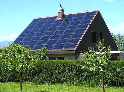 Fotovoltaica integrada en tejado de casa unifamiliar