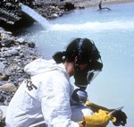 Trabajos de descontaminación fluvial.