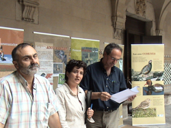 Josep del Hoyo, Carme Sànchez y Jordi Sargatal, en la presentación de la campaña.