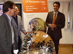El delegado de Innovación en Granada junto al presidente de la Fundación Terra y el director del Parque de las Ciencias.